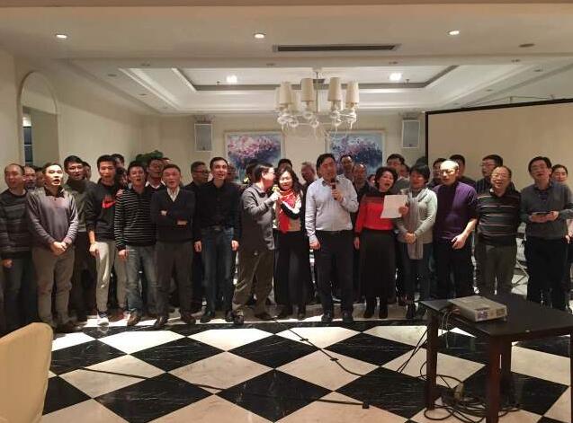 1496421510798040.jpg 6-趙振元與大家合唱《我們是一家人》.jpg