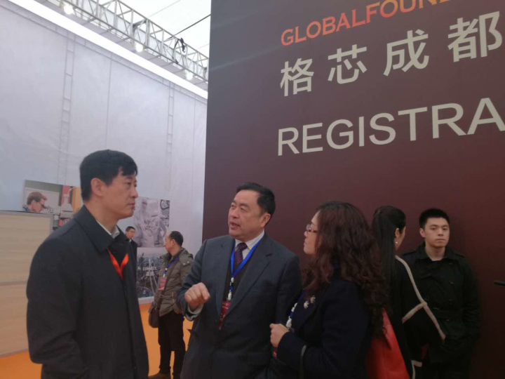 1496475990494761.jpg 7-趙振元、姚虹副院長與高新區管委會副主任楊東熱情交談.jpg