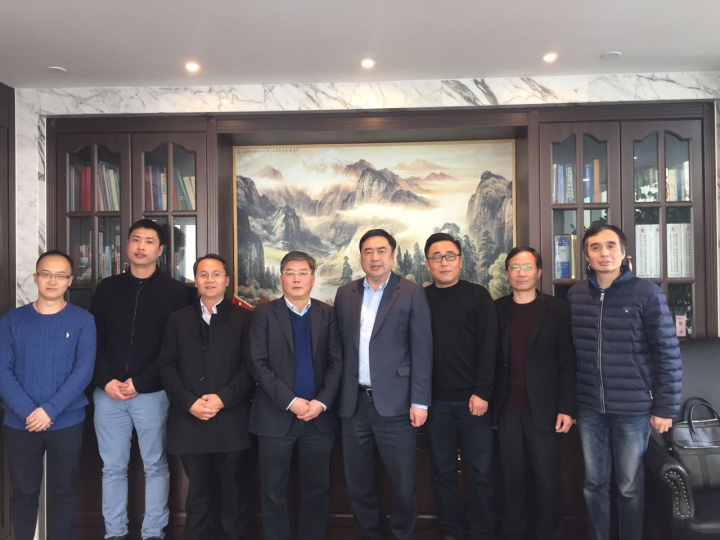 1496479399224749.jpg 2-趙振元、孫明、余才志、趙遠遠同志與無錫產業集團副總經理張曉耕一行親切合影.jpg