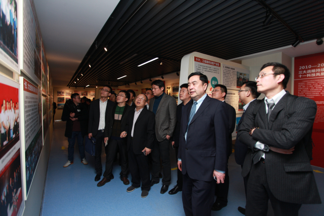 1496482864107441.jpg 8-與會代表參觀院史館.jpg