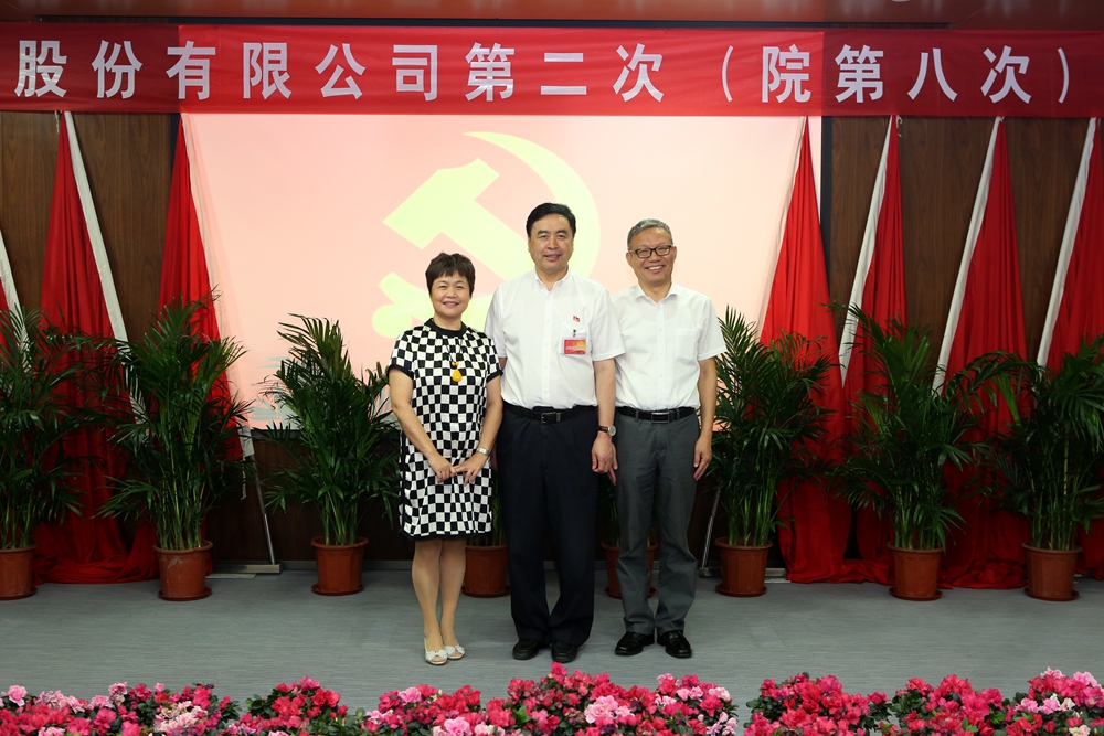 1501146296625575.jpg 合影-趙振元書記與太極實業黨委書記褚兵、黨委副書記兼工會主席陳月芳合影.jpg